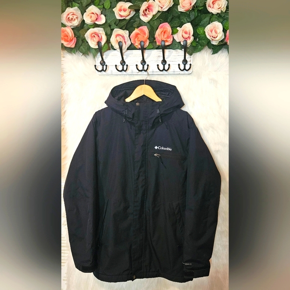 Columbia Jackets & Blazers - Columbia Women's Classic Black Insulated Jacket